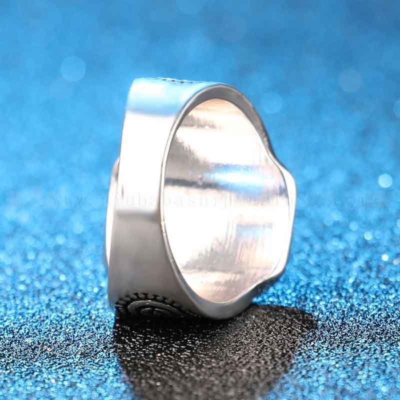 Elegant Fashion Jewelry Ring With Round Black Rhinestone And Curved Engraving For Men