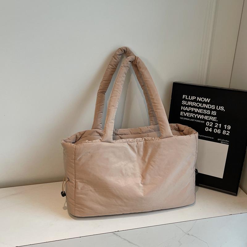 2025 Autumn New Korean Version of Large-capacity Leisure Shoulder Cloth Bag Travel Leisure Handbag Student Tutoring Bag Female