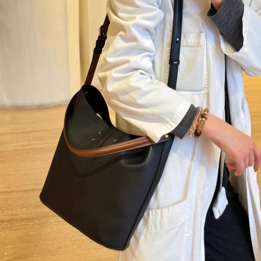 2025 Neue Hobo-Bucket-Tasche aus Oberleder, Unterarmtasche, große Kapazität, Pendler-Handtasche, Einzel-Schulter, Crossbody-Tragetasche