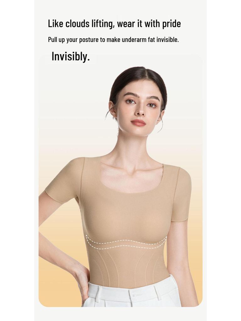 Zelfverwarmend, huidvriendelijk ondergoed met antistatische eigenschappen voor herfst en winter; voorzien van ingebouwde bh-pads.