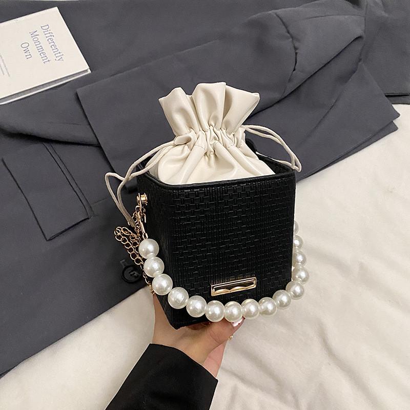 Fashionable Minimalist Small Shoulder Bag For Women Trendy Autumn Style In Black Brown White Pink And Khaki