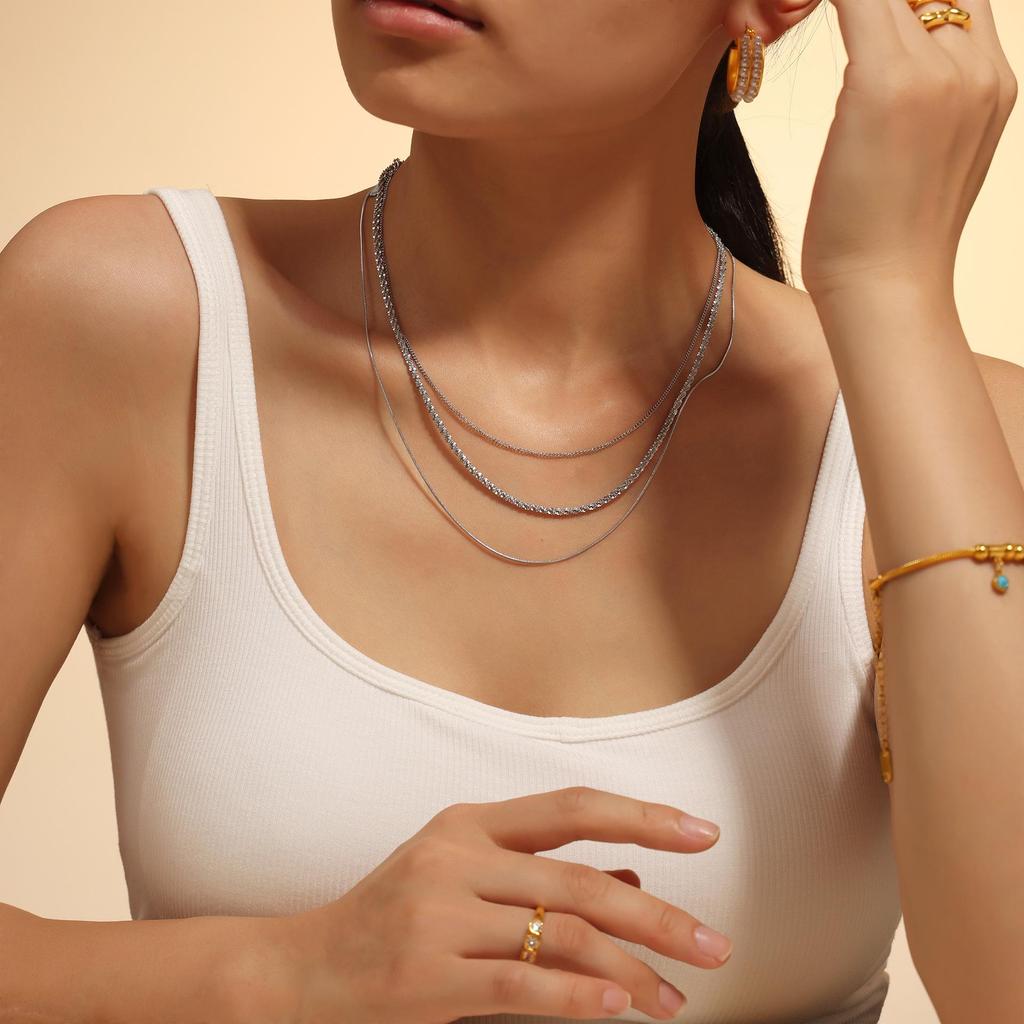 Europäisch-Amerikanische Kubanische Titan Mehrlagige Halskette: Hip-Hop Stil Choker für Frauen