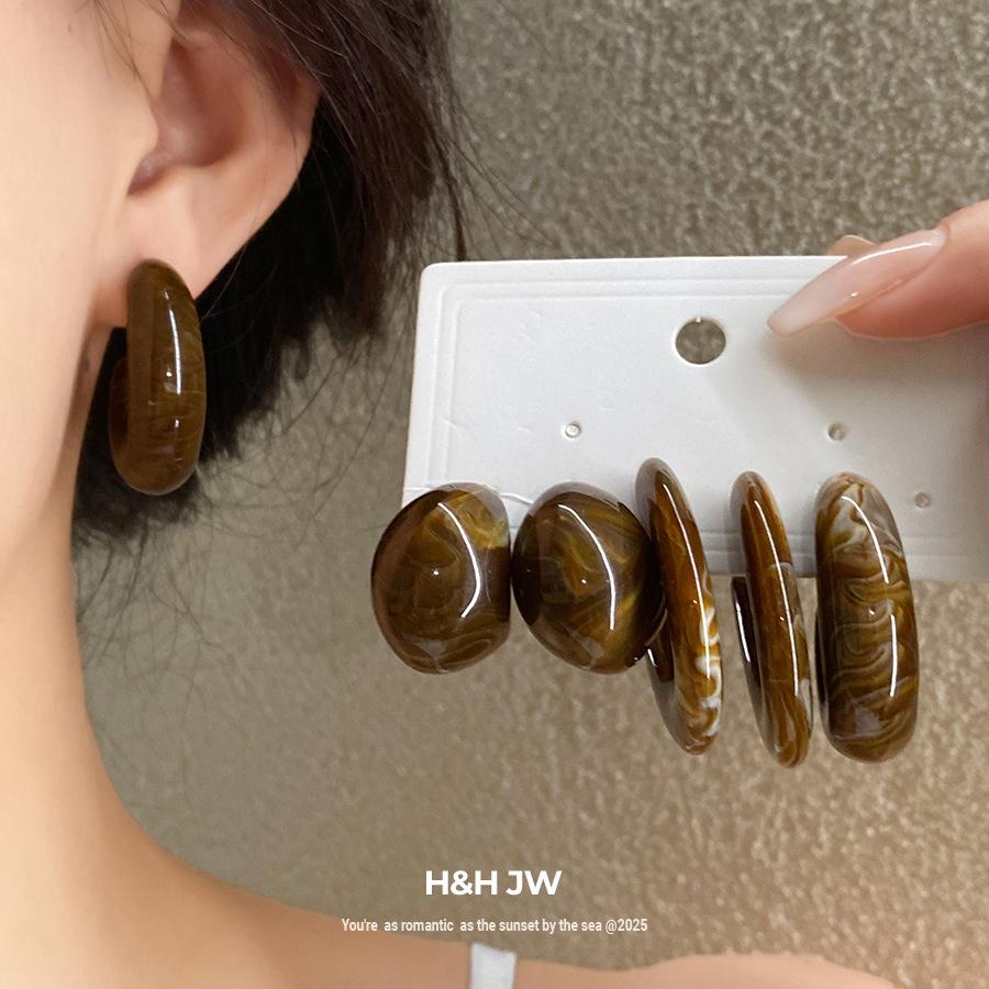 Steel Needle Acrylic Smudge C-shaped Stud Earrings Fashionable Retro Simple Versatile Earrings Niche High-end Earrings