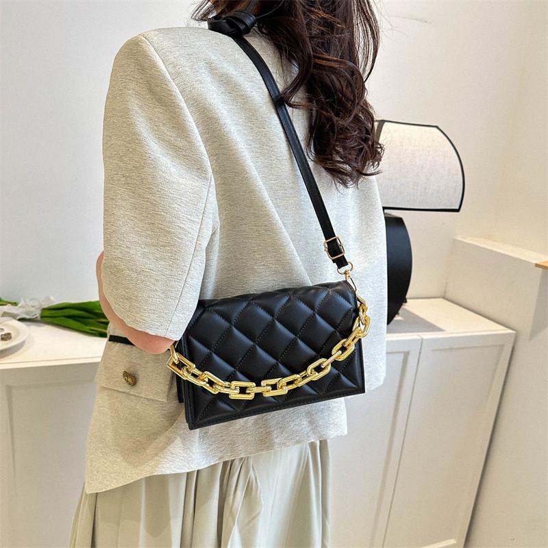 Stylish Womens Casual Crossbody Bag Chic Quilted Design Perfect For Everyday Use