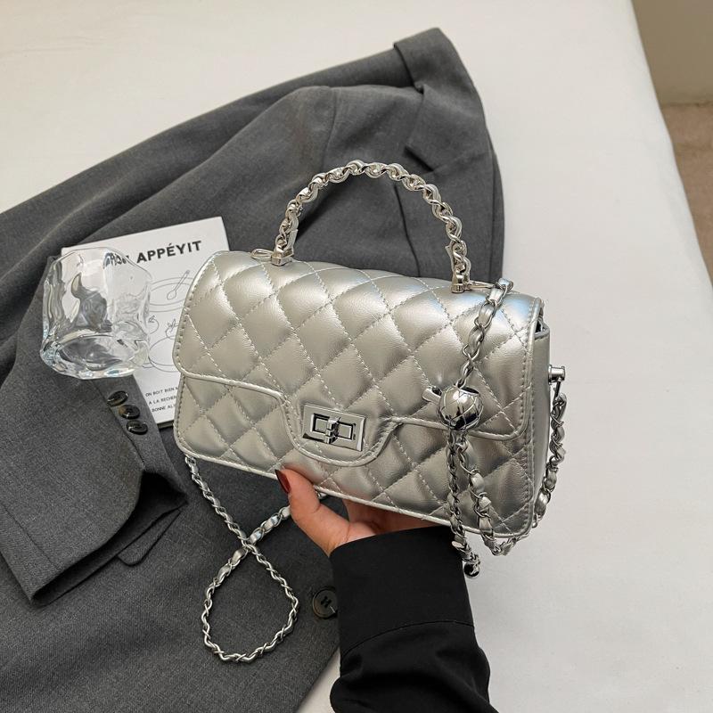 

Летняя новинка 2025 года, сумка-цепочка с бриллиантами, зарубежная высокоценная сумка на плечо, сумка-мессенджер, модная маленькая квадратная сумка серебряный