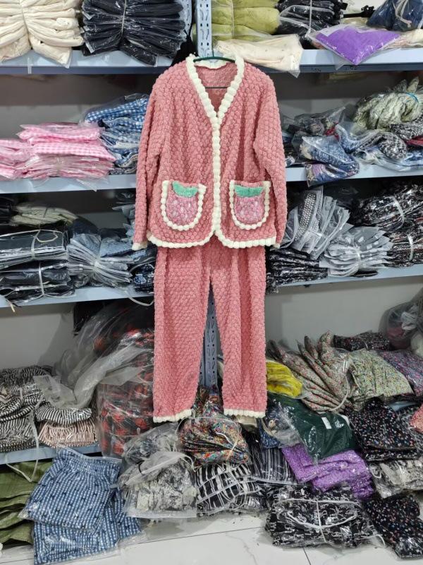 Women's Sweet Style Coral Fleece Pajamas Set with Rabbit Head Jacquard and Bowknot, Thickened for Autumn and Winter 2025.