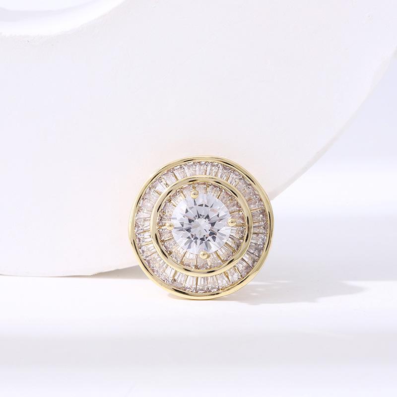 

Stylish Korean Brooch: Unisex Trendy Lapel Pin for Suits & V-Necks золотой