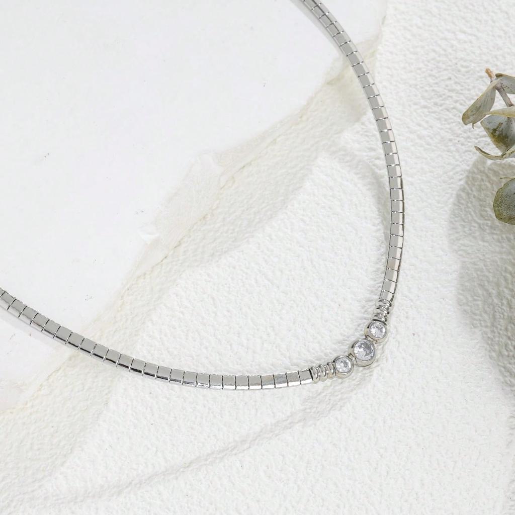 Fashion Personalized Zircon Flat Snake Bone Titanium Steel Necklace Jewelry Niche Versatile