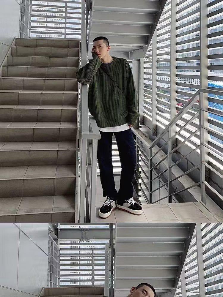 Men's Retro Korean Style Loose Knit Sweater - Solid Color, Round Neck, Autumn/Winter Trend.