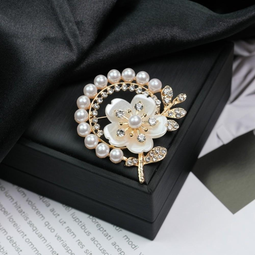 Shinning Crystal Rhinestone Flower Brooch Pearl-Set Alloy Vintage Style Pearl Flower Brooch Diamond Alloy Floral Brooch
