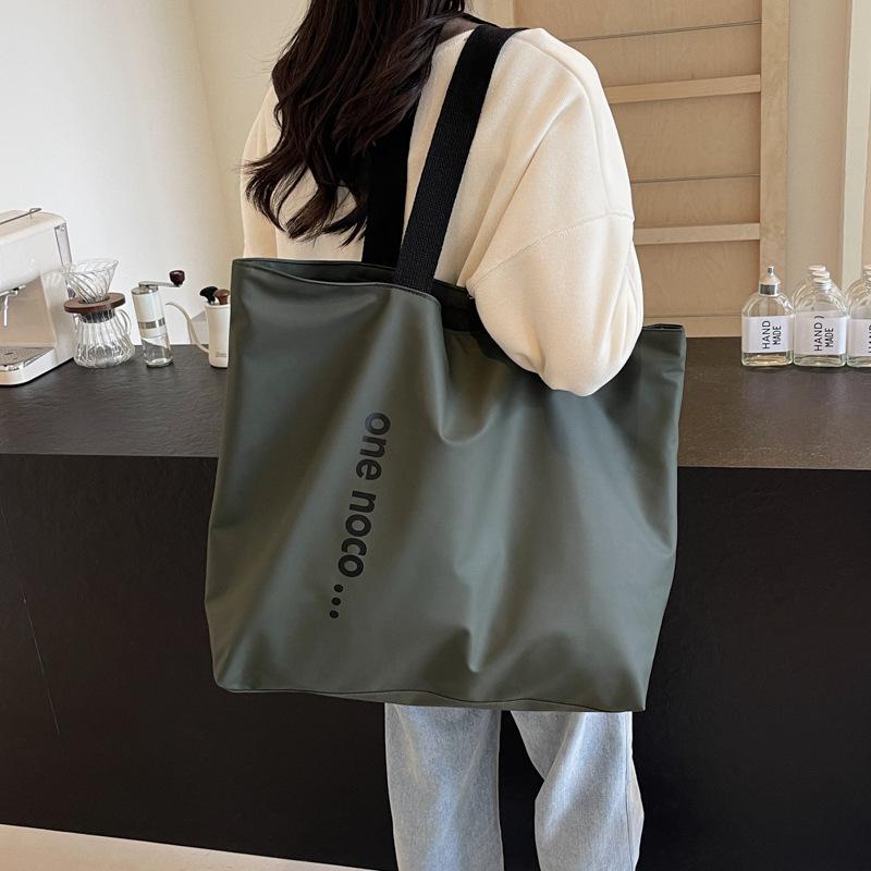 New urban simple and fashionable large-capacity fashionable one-shoulder portable messenger men's and women's bags