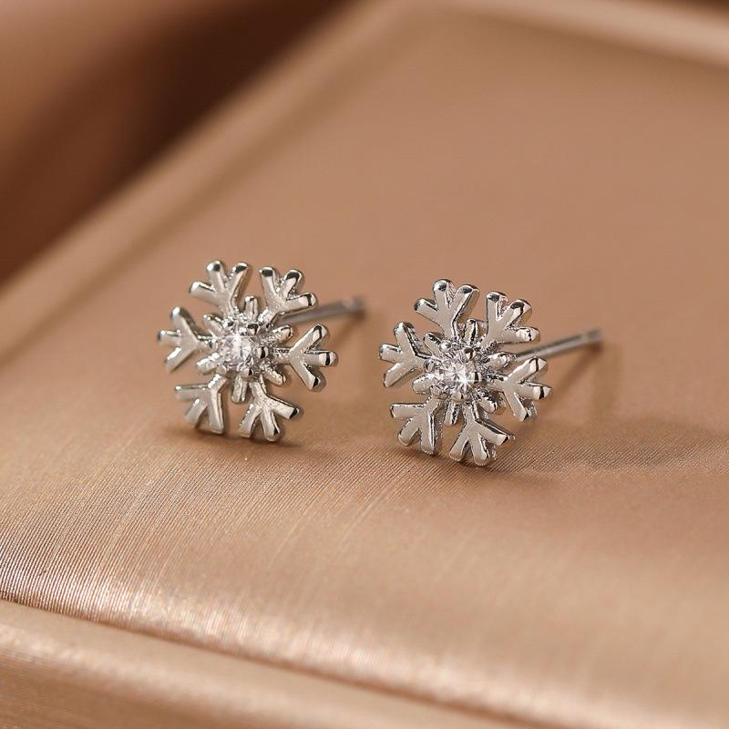Mini Sparkling Snowflake Stud Earrings, Women’s Simple Temperament Christmas Jewelry