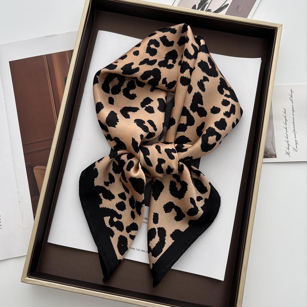 1pc Luxury Brand Leopard Print Bandana Square Scarf Women's Imitation Silk Scarf Casual Versatile Decoration Small Neck Scarf