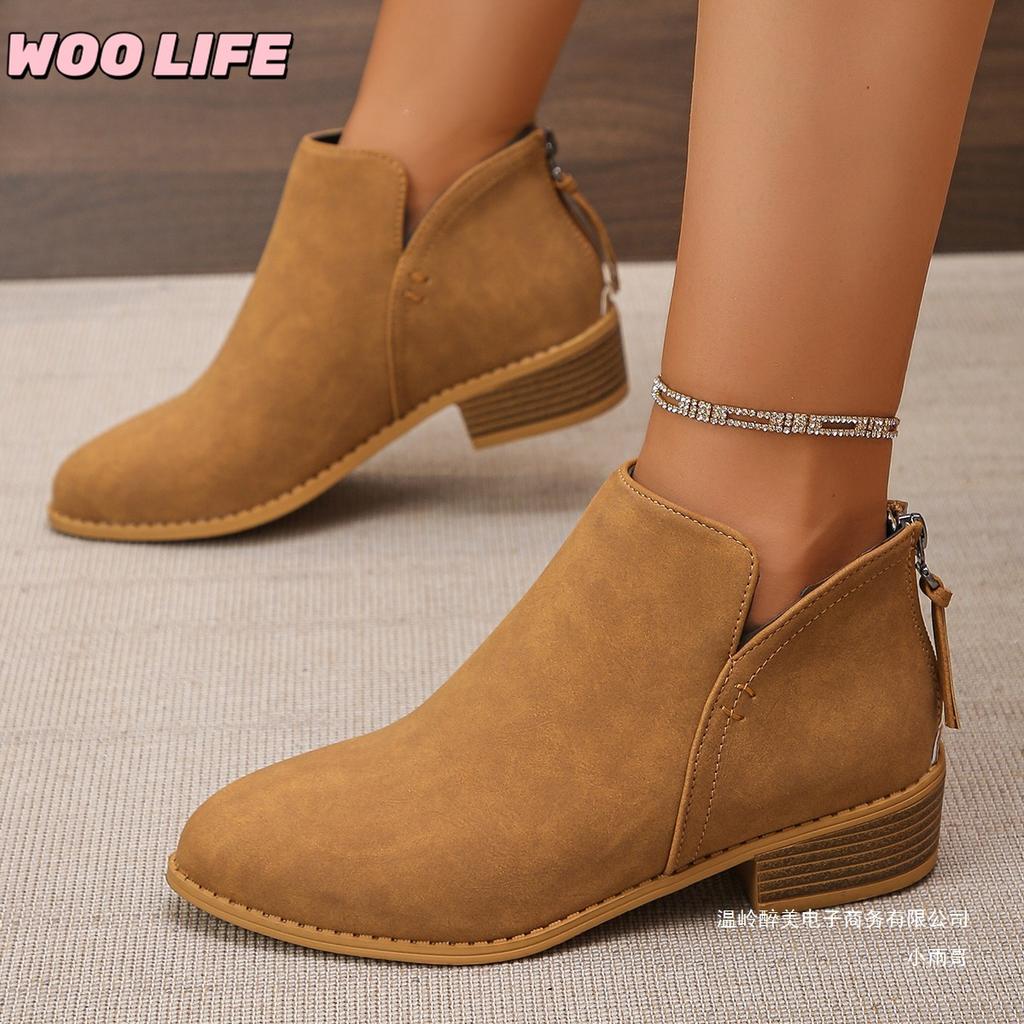 Pointed Rear Zipper Short-tube Martin Boots Women's Plus Size Leather Boots Solid Color Thin Thick-heeled Leather Ankle Boots