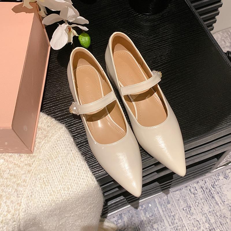 Grape mother French retro pointed head light mouth thick heel single shoes Mary Jane shoes 35