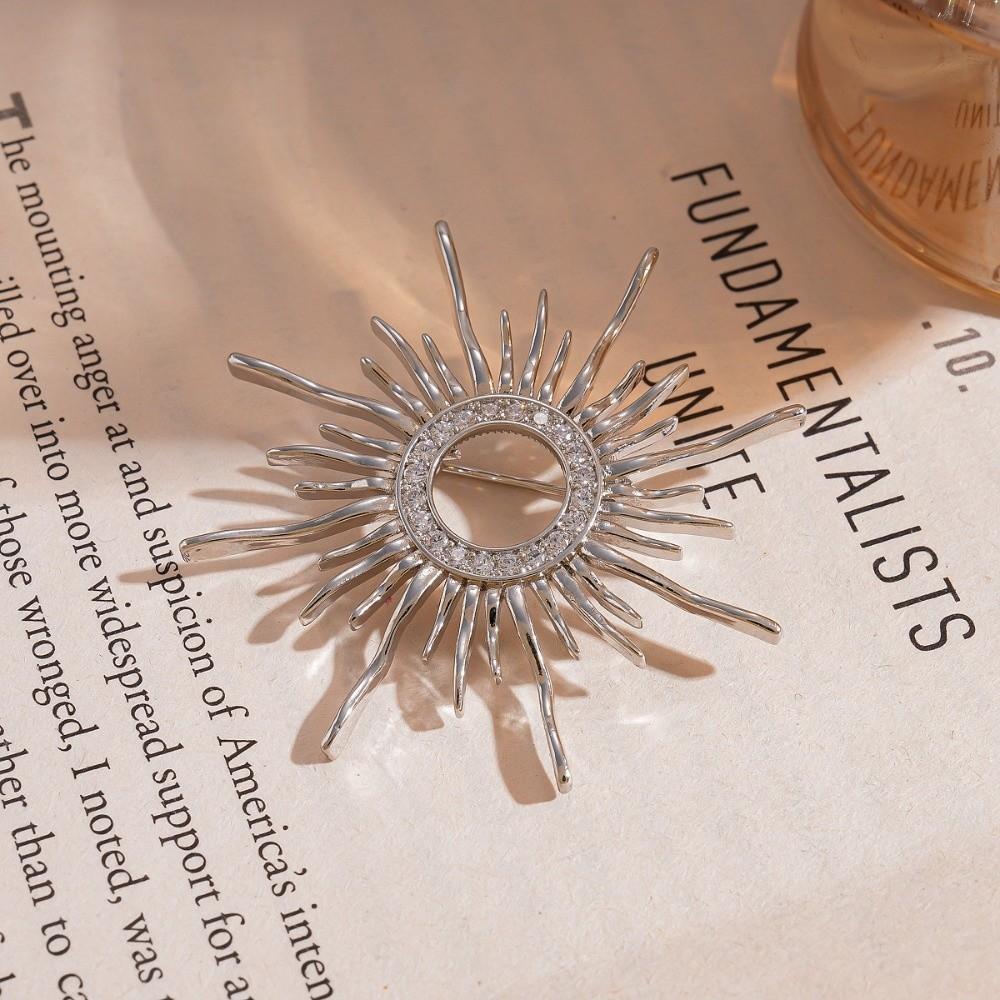 Banquet Long Hollow Sun Pin Corsage Ornament Metal Glossy Brooch Zircon Sun Brooch  Western Clothes