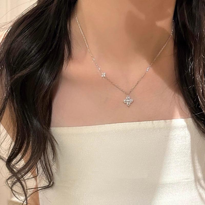 925 Silver Korean Zircon Clover Necklace Pendant For Women Crystal 4-leaf Necklace Simple Wedding Party Gift Collar