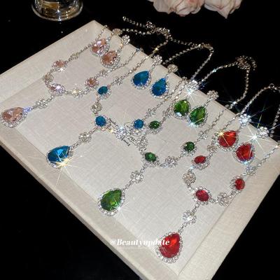 Elegante Set Orecchini e Collana Geometrici a Goccia con Zirconi - Lusso Leggero per Donna