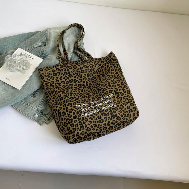 

2025 autumn new niche letter bag leopard print tote bag large capacity underarm bag trendy cute commuter bag зелёный