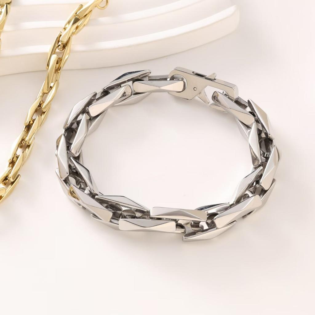 Trendy Men's Titanium Steel Bracelet Cuban Chain Does Not Fade Hip-hop Personalized Stainless Steel Jewelry Simple and Versatile