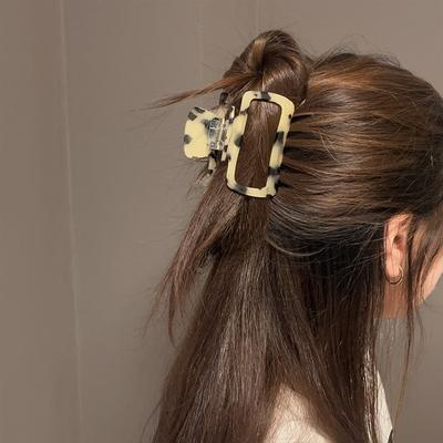 Ausgehöhlte Schachtelhalm-Haarklammer Elegante Starke Styling-Kralle Neue Quadratische Haar-Kralle Mädchen