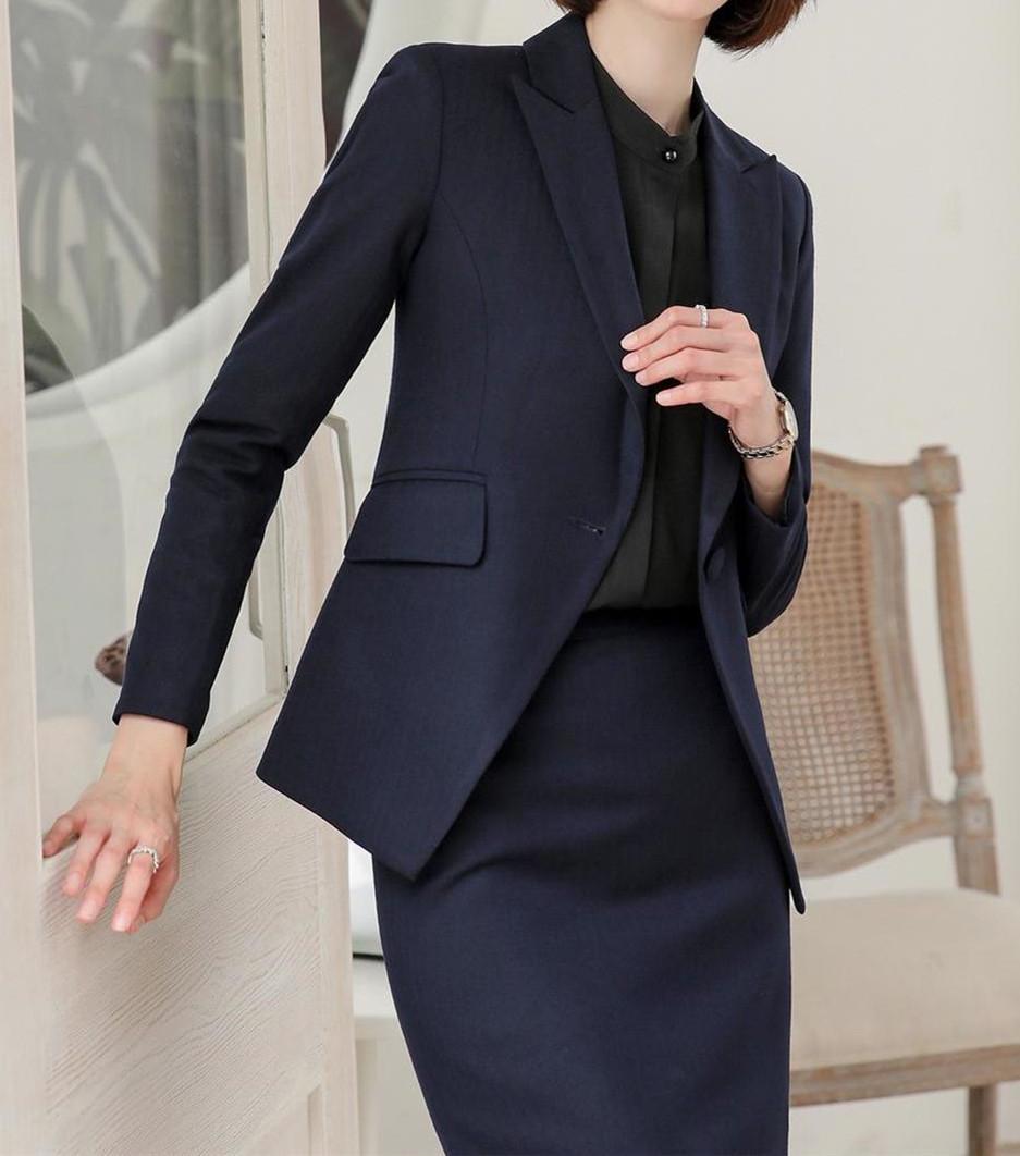 

Распродажа: Женские серые деловые костюмы с юбкой — стильный и изысканный деловой наряд XL темно-синий