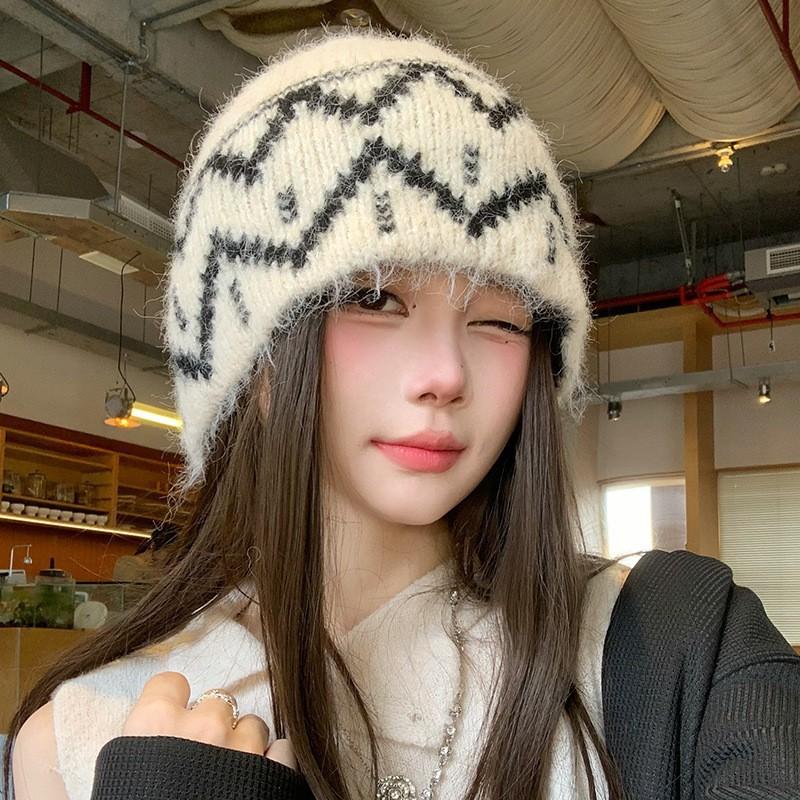 Fair Island wind wave pattern knitted hat children winter face small warm ear protection knitted hat retro versatile bucket hat