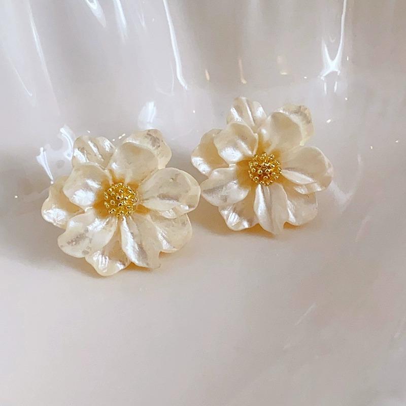 French Gentle Wind Flower Ladies Earrings, Elegant Temperament Daily Versatile Holiday Accessories Jewelry Gifts