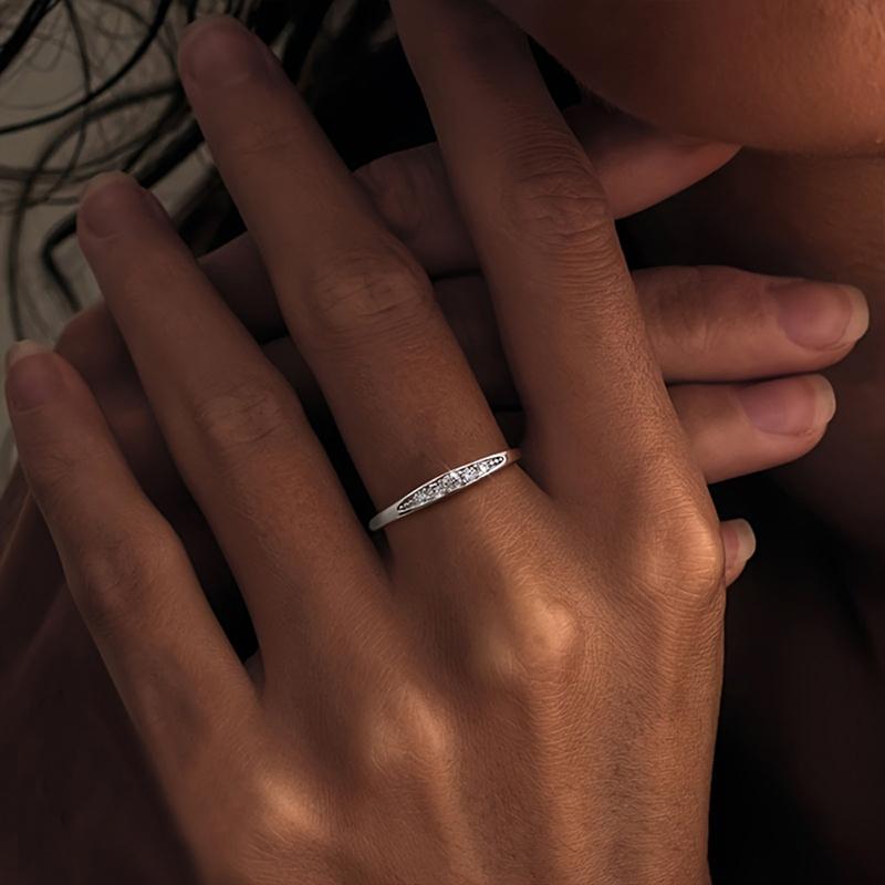 Huitan Delicate Thin Ring for Women Versatile Party Accessories Daily Low-key Fashion Lady Jewelry Inlaid Shiny CZ for Wedding