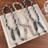 Accessoires – Schals & Tücher