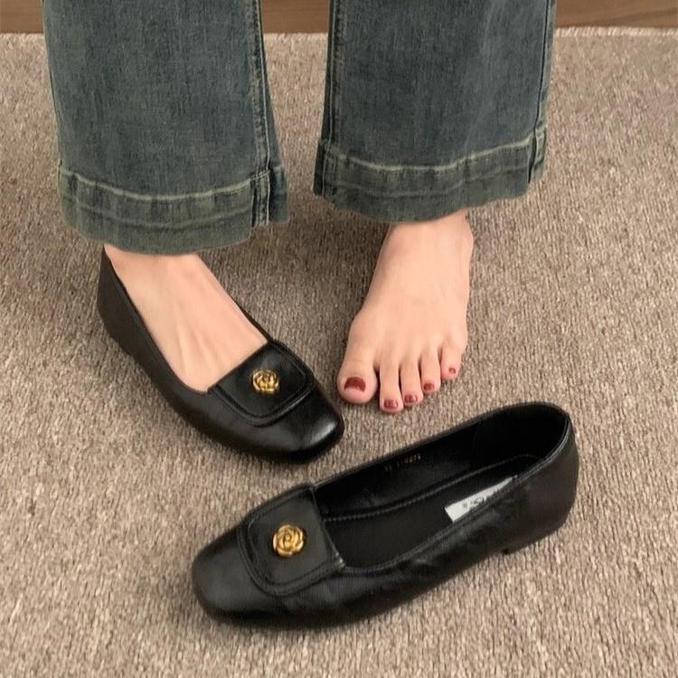 French women's shoes design sense niche flat shoes ladyshoes one pedal retro shoes spring and summer Xiaoxiangfeng red single shoes