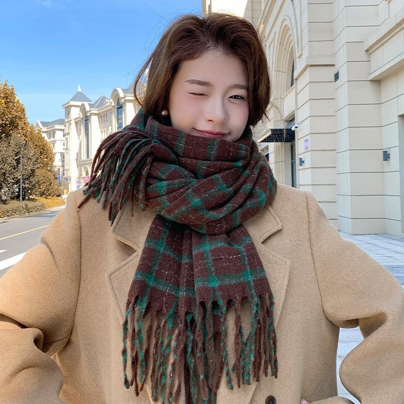 Scarf women's winter, autumn and winter new models, new atmosphere, warm and versatile, high-end plaid scarf