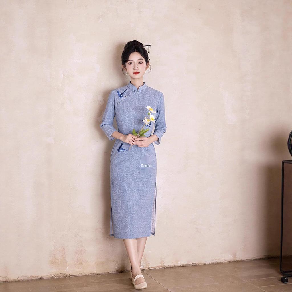 2025 Autumn New Embroidered Knitted Cheongsam Dress - Slim Fit, Retro Chinese Style for Women & Girls