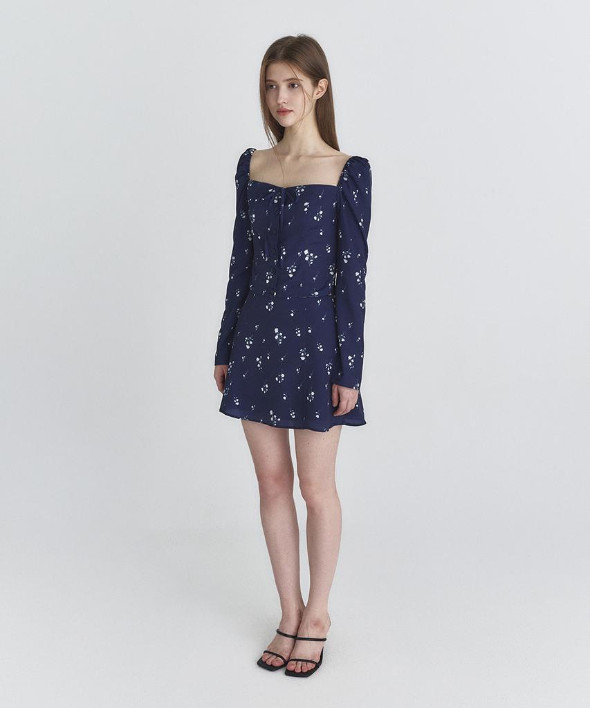 NOT YOUR ROSE Ribbon Square Blouse (Navy)