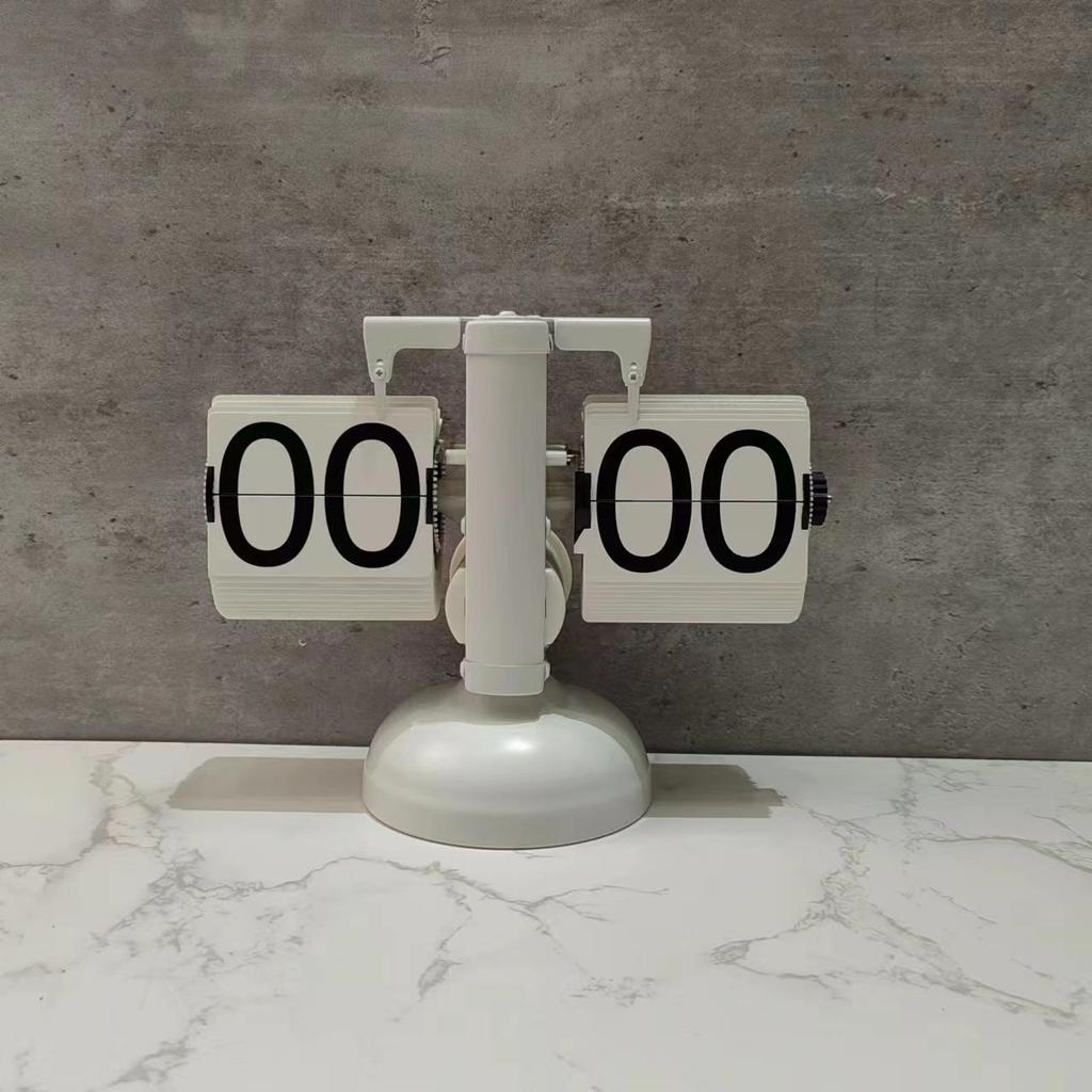 European Retro Flip Clock Table Ornament – Wang Ziru Style