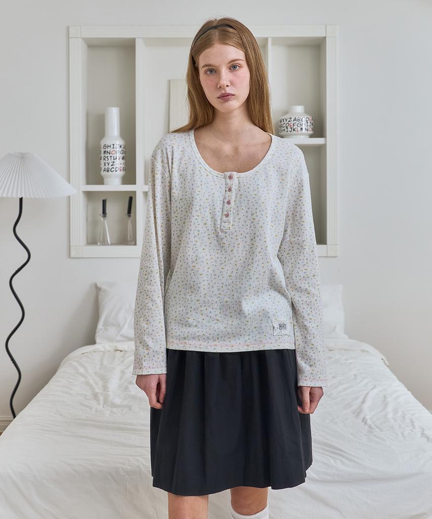 Beibibeullunideuljeu Petit Flower Henley-Neck T-Shirt White