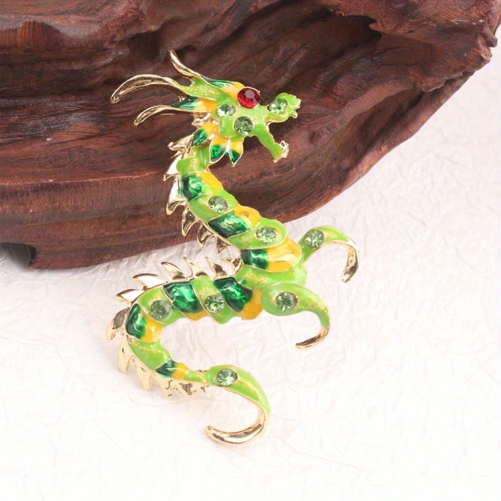 Vintage Tone Dragon Brooch with Green & Yellow Enamel, Retro Statement Pin for Culture Enthusiasts , Ideal Gifting Choice зелёный