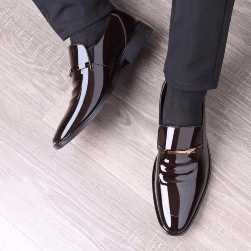Fashion Luxury Designer Fahion New Pointed Glossy Black Brown Slip On Shoes For Men Casual Loafers Formal Dress Footwear Zapatos Hombre