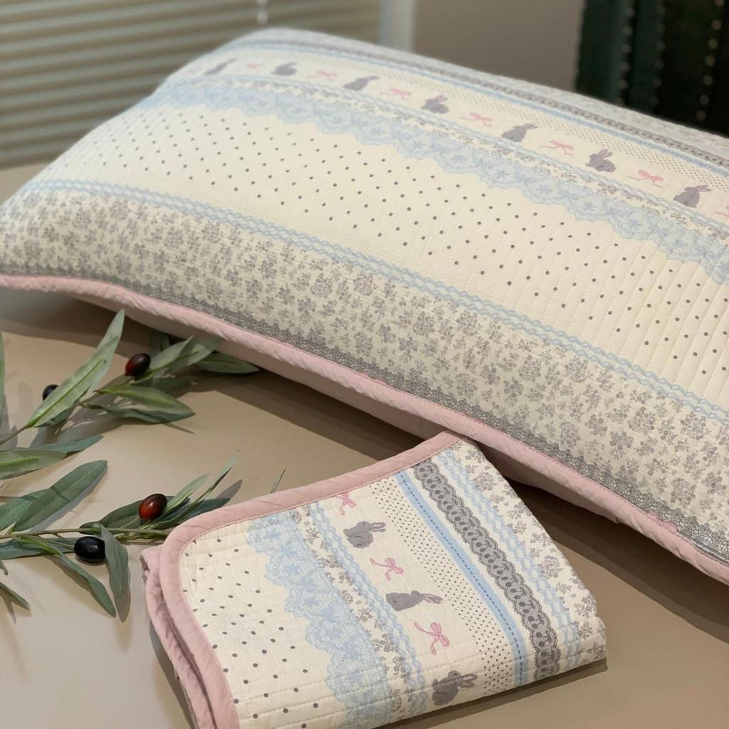 Quilted Bedspread with Matching Pure Cotton Pillowcases (Set of 2), Thickened, 48x74cm, Suitable for All Seasons.