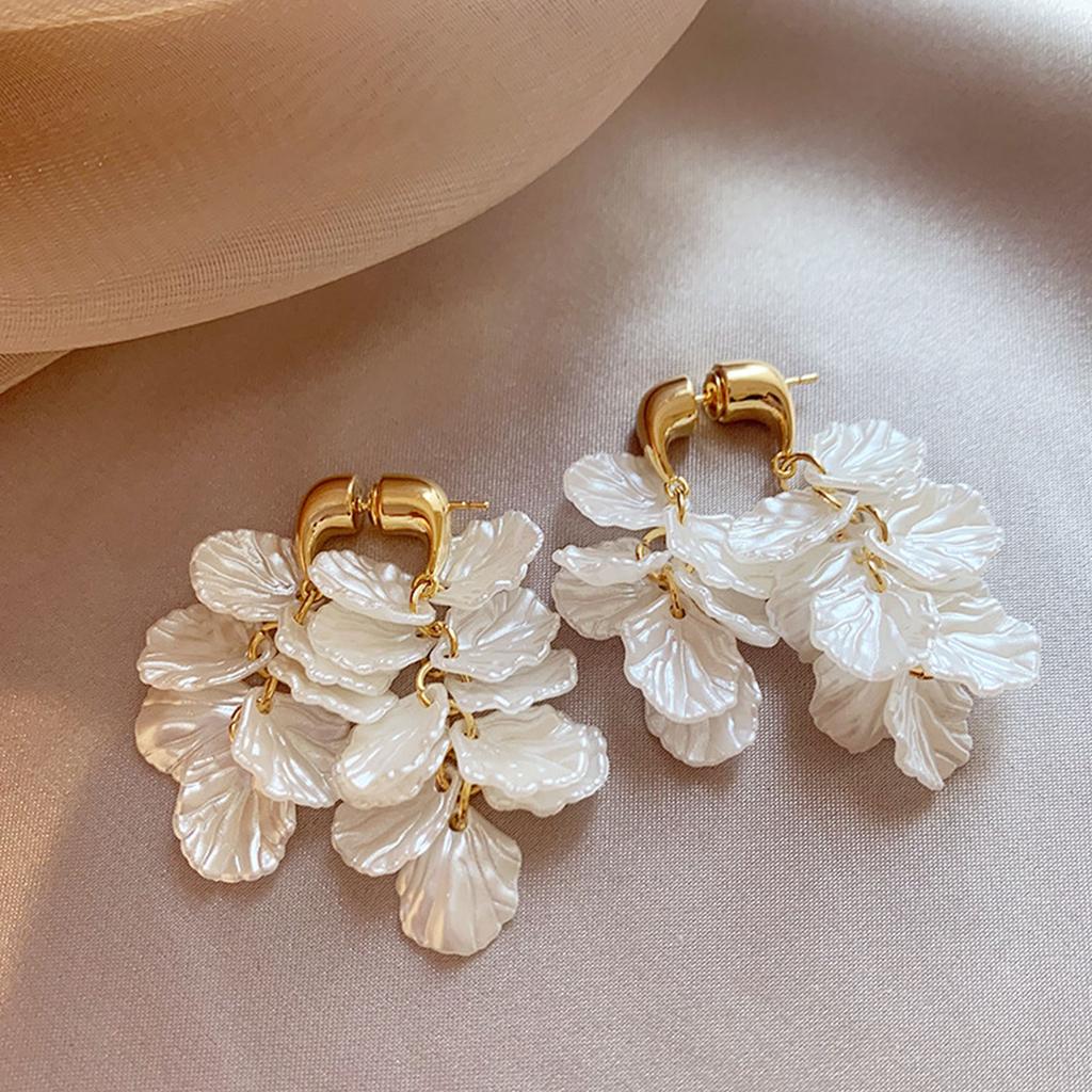 Stylish Shell Patterned Zircon Dangle Earrings Elegant Ear Pendant Perfect For Urban Professionals Seeking Elegances