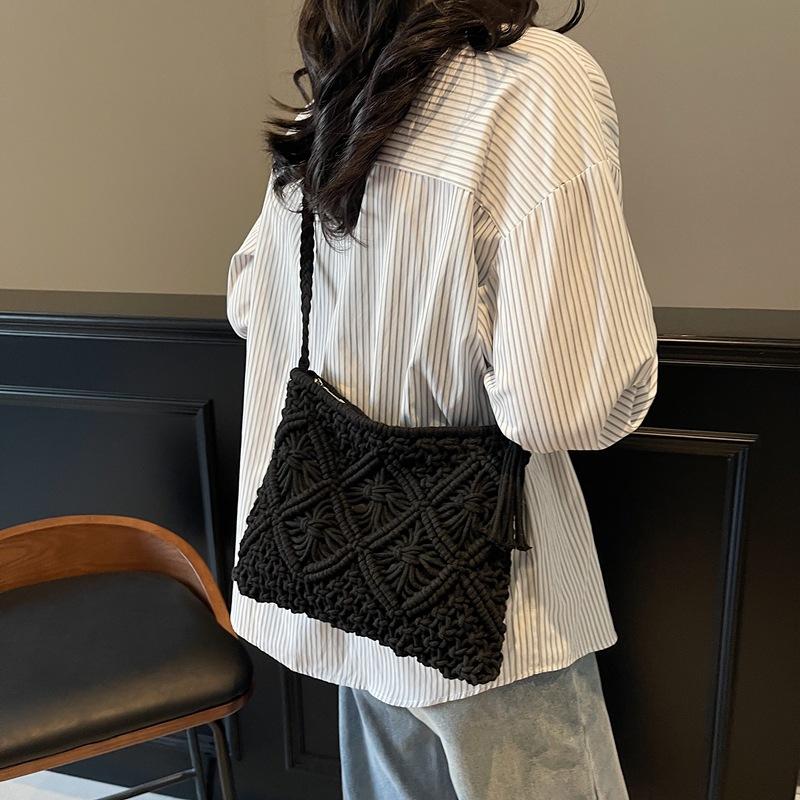 Handmade Cotton Rope Fringed Woven Bag 2025 Summer New Single Shoulder Oblique Span Straw Woven Bag Casual Women's Bag