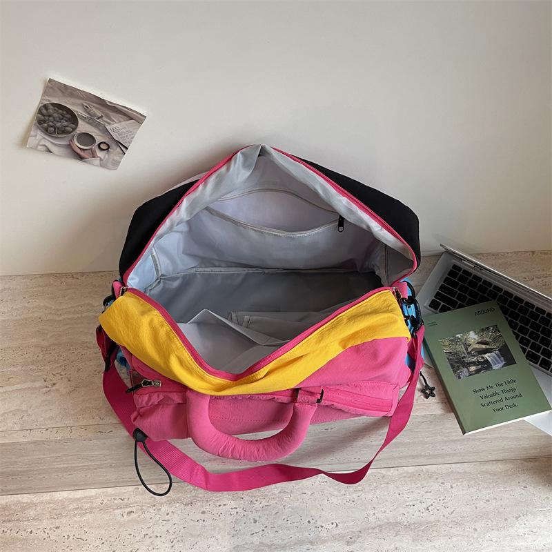 Large Capacity Wet-Dry Fitness Bag with Mesh Badminton Racket Storage - Color Block Design, Outdoor Sports Crossbody Bag