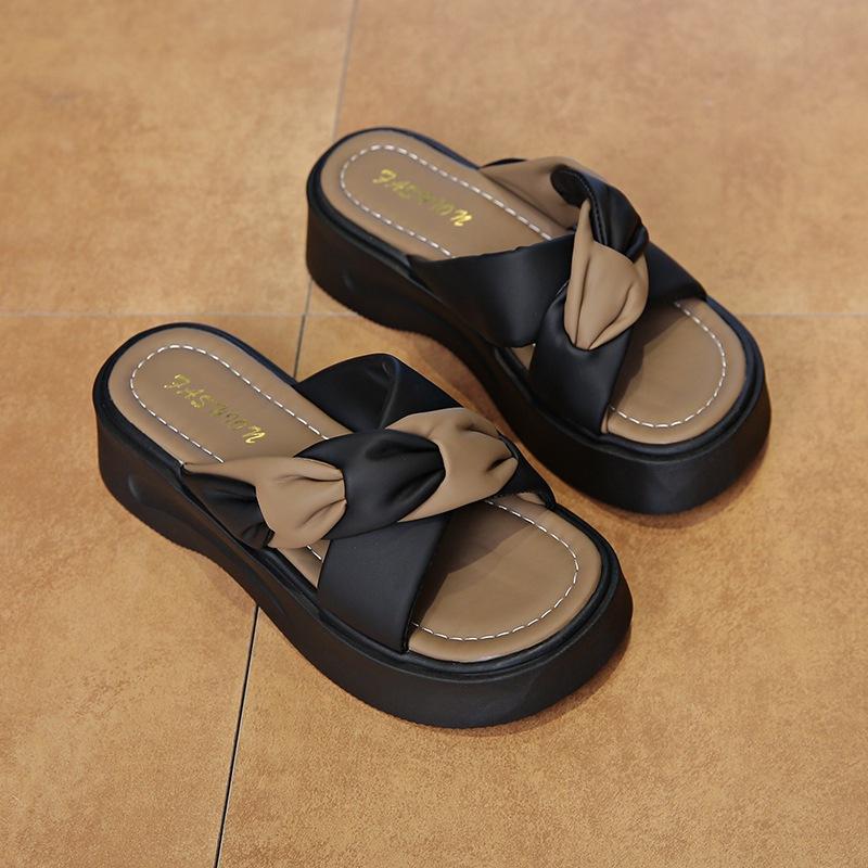 

French high-end thick-soled crossed slippers women s summer wear 2025 new fairy style with skirt beach cool slippers 35 чорний