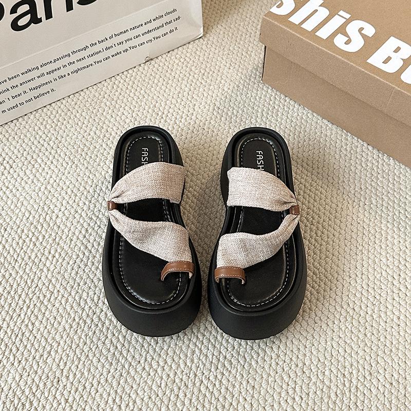 Premium comfortable toe slippers women's summer new fashion design flat open-toed beach vacation cool slippers