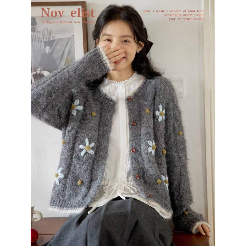

High-end embroidered sweater women s new autumn and winter women s clothing top simple loose long-sleeved knitted cardigan one size fits all серый