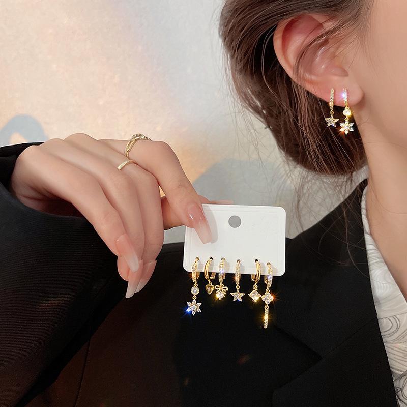 Silver needle flash zircon earrings, women's exquisite temperament stud earrings, spring and summer earrings.