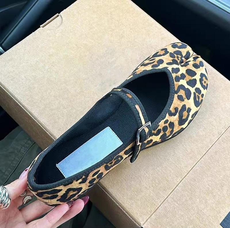 Fashion 2024 Spring New Square Head Shallow Mouth Single Shoes Low Heel Women's Shoes Leopard Print Animal Print Flat Ballet Shoes