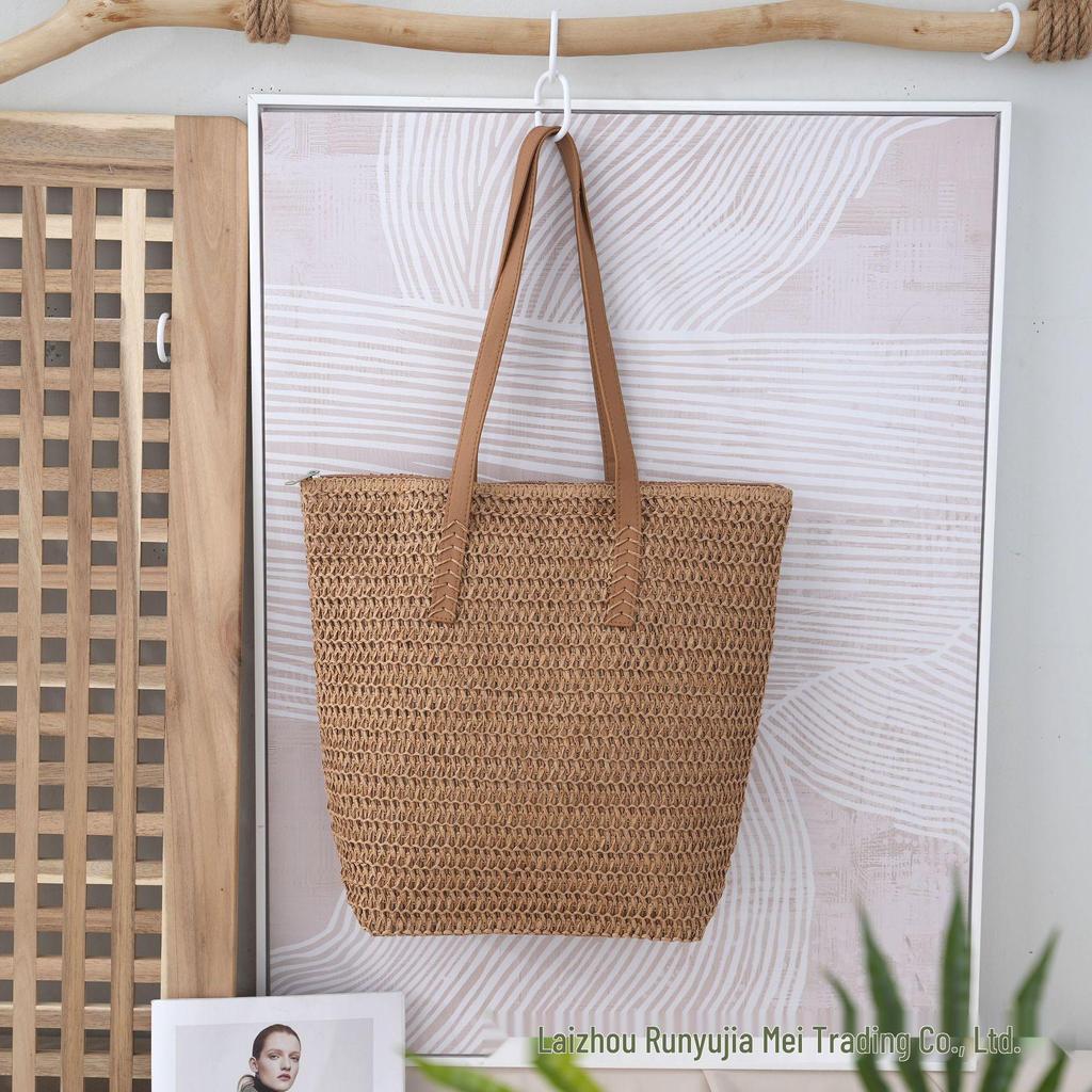 Stylish Versatile Straw Rope Underarm Bag – Perfect for Beach & Fashion.