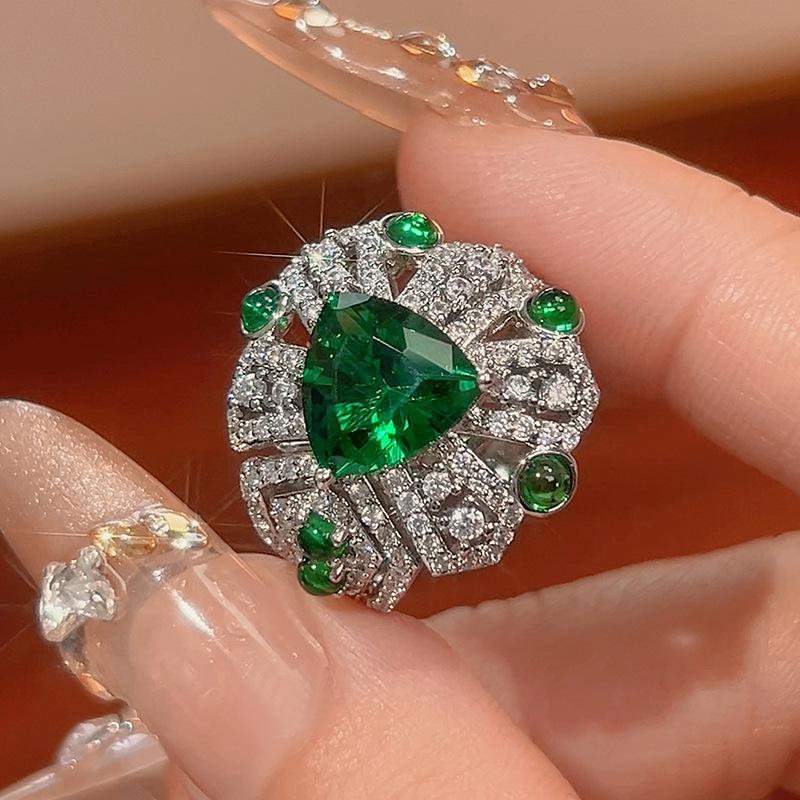 

Кольцо Ювелирные изделия Женские Треугольник Цветной Сокровище Красный Корунд Изумруд Ретро Двор Высокое Чувство