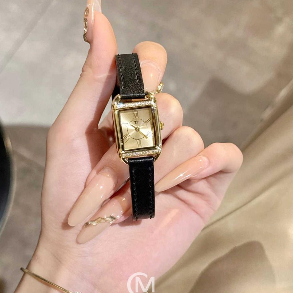 Women's vintage-style square watch with leather strap, new style, high-end selection, exquisite women's wristwatch.